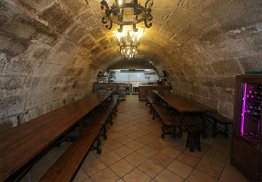 Bodega bodega antigua mesas becada